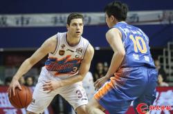 lol高校认证-四川男篮强势反扑，夺得关键胜利