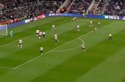 lol季中赛-欧洲足球比赛中的决胜一击震撼舞台