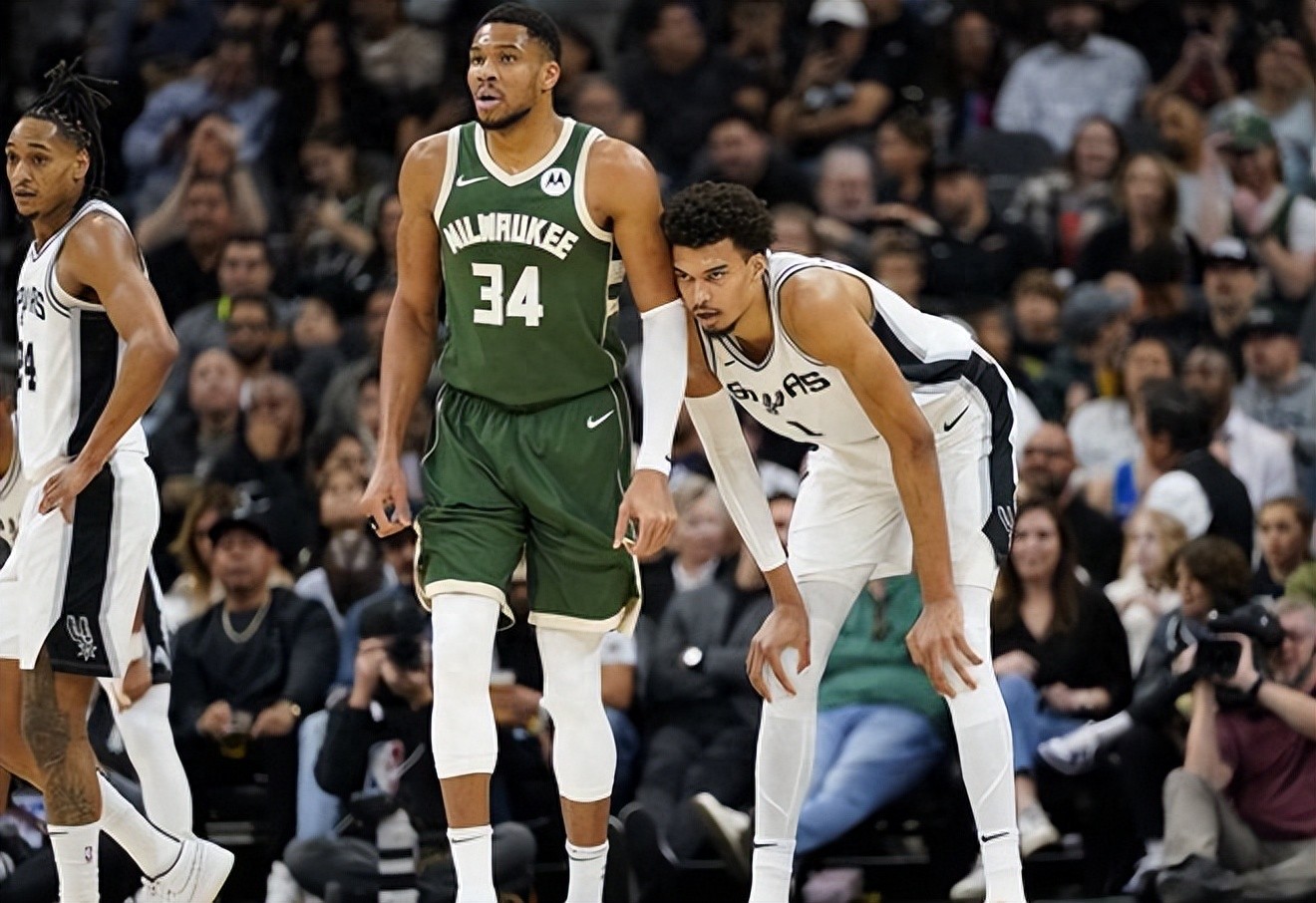 包含NBA季后赛惊心逆转拓荒者淘汰雄鹿的词条