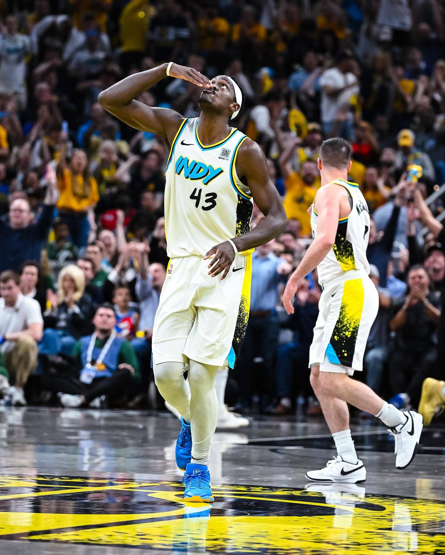 包含NBA季后赛惊心逆转拓荒者淘汰雄鹿的词条