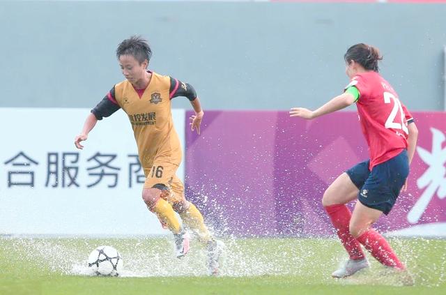 国足女足逆转战局，赢得关键比赛